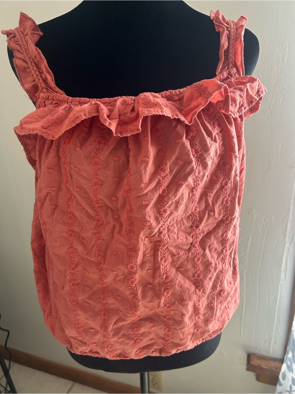 Women’s Coral Ruffle-Trim Embroidered Tank Top